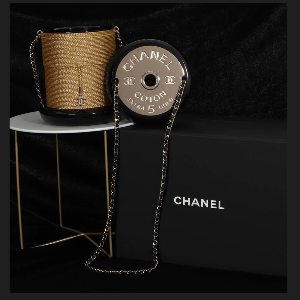 CHANEL COLLECTORS BAG - Picture 7 of 8